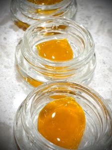 dabbing concentrates with cannabis wax
